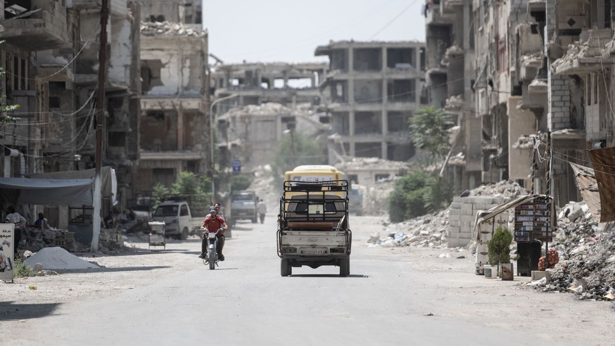 Daily life in Yarmouk refugee camp in Syria aleppó