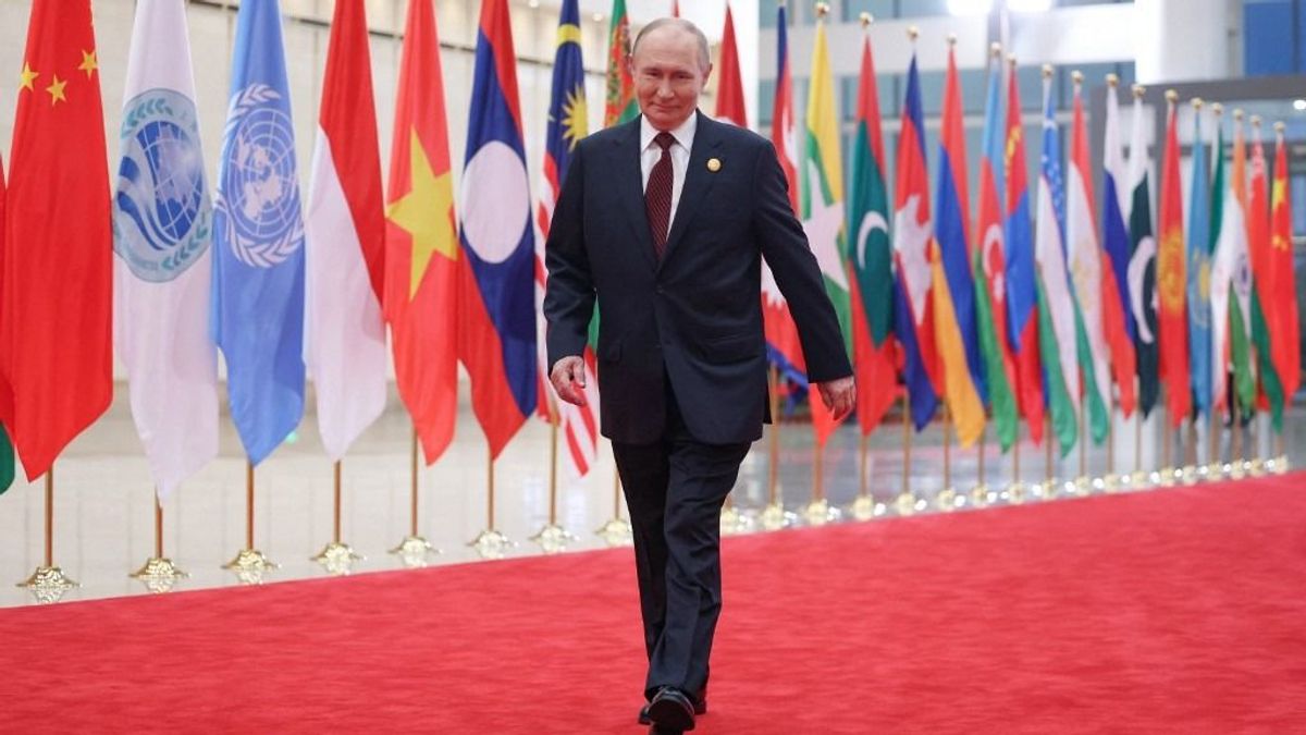 Vörös szőnyeggel várták Vlagyimir Putyint Kínában 