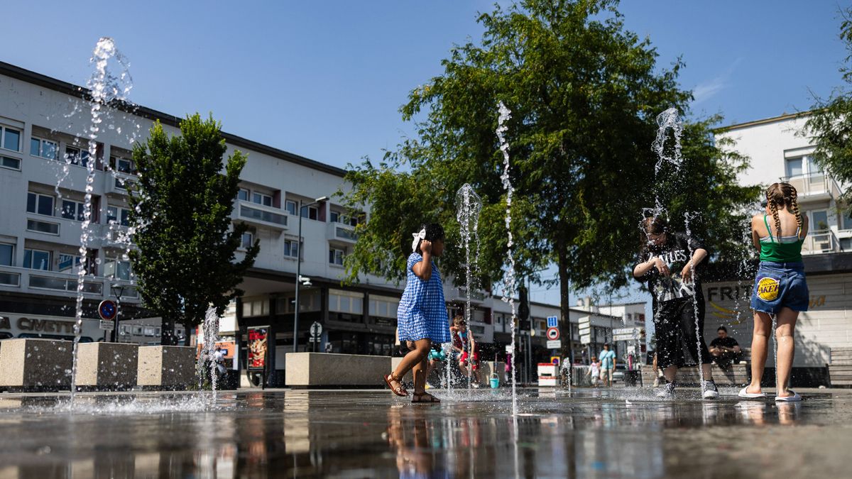 Európában befűtöttek – a brutális hőhullám mellett bozóttüzek perzselik a kontinenst 