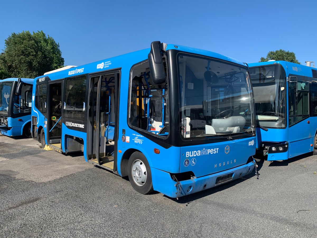 Meglepő felhívás: elárverezi a buszait a BKV, hihetetlen a kikiáltási ár - már csak néhány napig lehet licitálni
