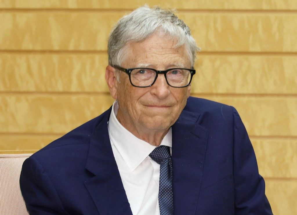 Bill Gates visits Japan's PM Shigeru ISHIBA Microsoft