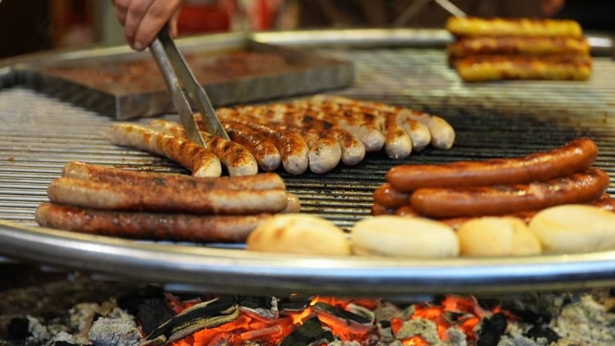 Kolbászháború Németországban: két szövetségi állam is magáénak vallja a híres Bratwurstot 