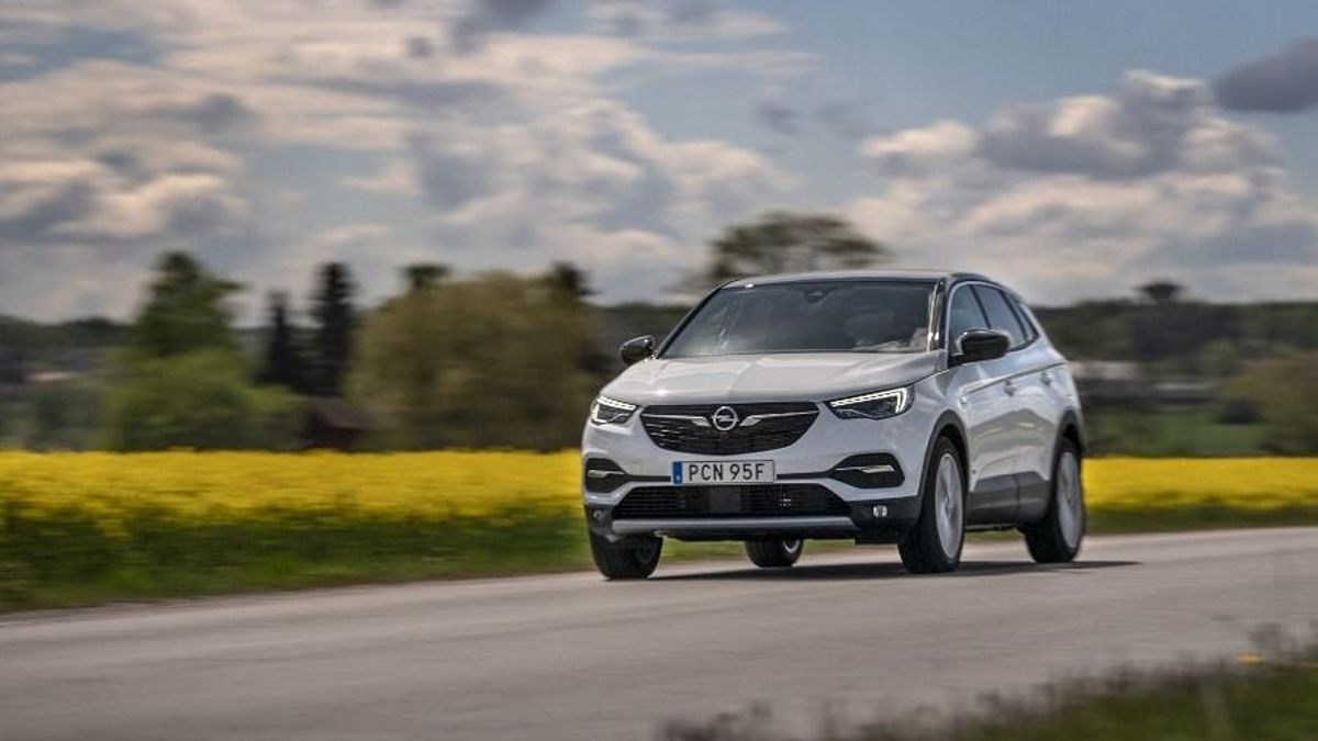 Hátraarc az Opelnél, szó sincs már teljes elektromos fordulatról 