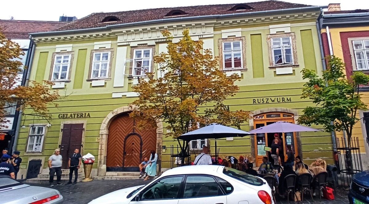 Ennyi volt: bezárt Magyarország egyik legrégebbi cukrászdája, de ez még nem a vége – súlyos okok állnak a háttérben cukrászda