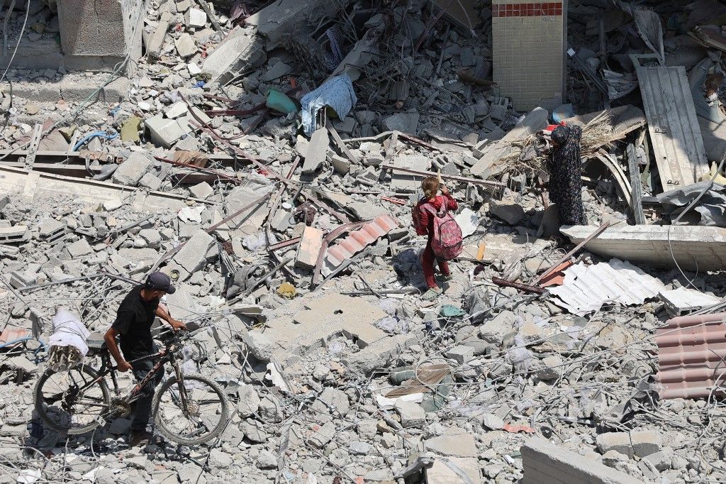 Izrael elfoglalja Gaza várost, amely romokban áll, de még mindig küzd a Hamász és még mindig nem engedték szabadon az összes túszt  