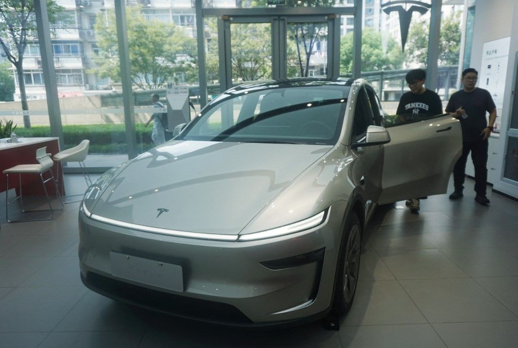 Tesla Model Y L EV