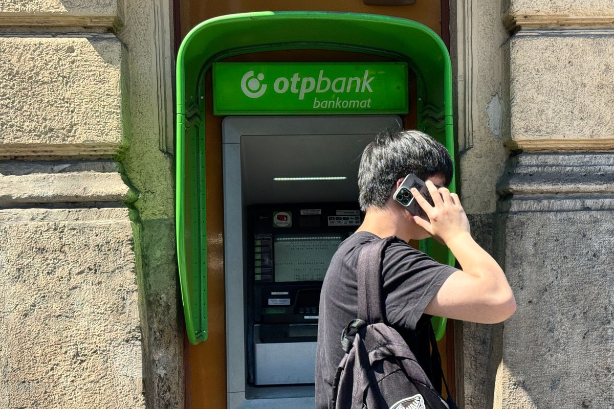 Hivatalos: nyilatkozatot tett Magyarország legnagyobb bankja, az OTP az ingyenes készpénzfelvétel új szabályáról