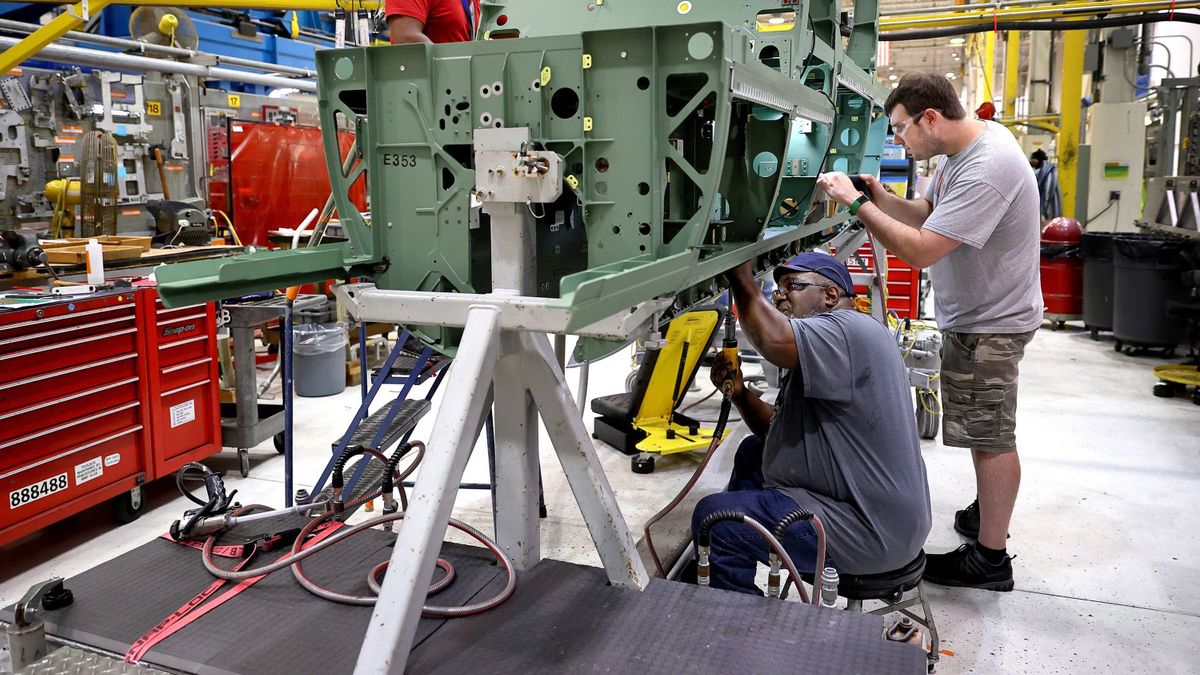 Nem készülnek Boeing vadászgépek a következő napokban: több ezer munkás lépett sztrájkba