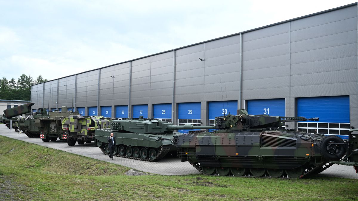 Felavatta Európa legnagyobb lőszergyárát a Rheinmetall: késéssel együtt is kevesebb mint két év alatt készült el az óriási üzem 
