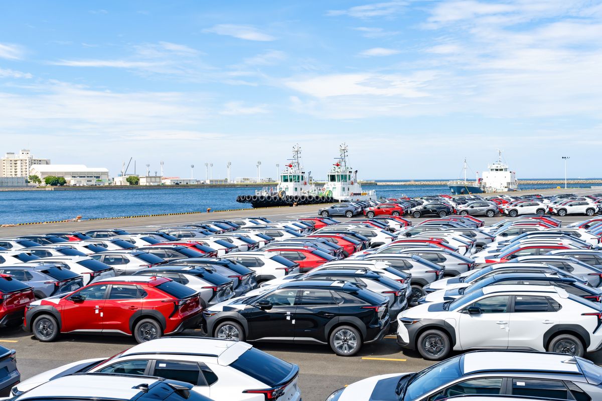 Cars,For,Export,Parked,At,The,Wharf