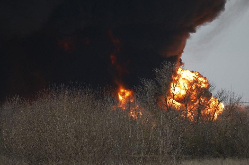 Ukraine strikes fuel depot in Russia's Belgorod, regional governor says