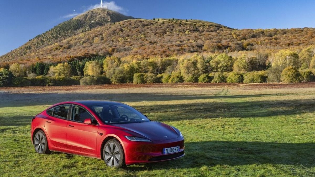 Nem hagyja magát, szembeszáll a kínai elektromosautó-gyártókkal a Tesla: jönnek Musk új modelljei óriási hatótávval 
