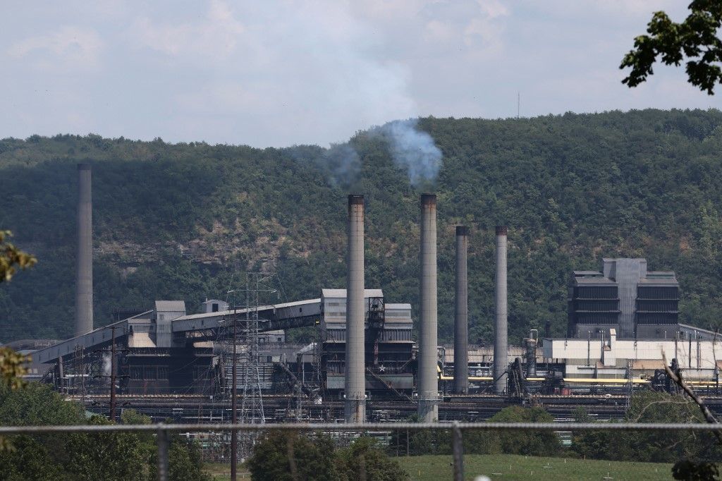 Explosion at US Steel's steel coking plant in Clairton, Pennsylvania Robbanás történt az Egyesült Államok legnagyobb kokszgyárában