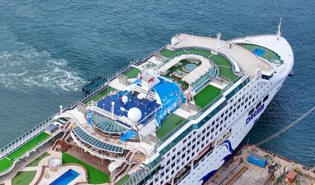 Luxury Cruise Ship Dream luxushajó