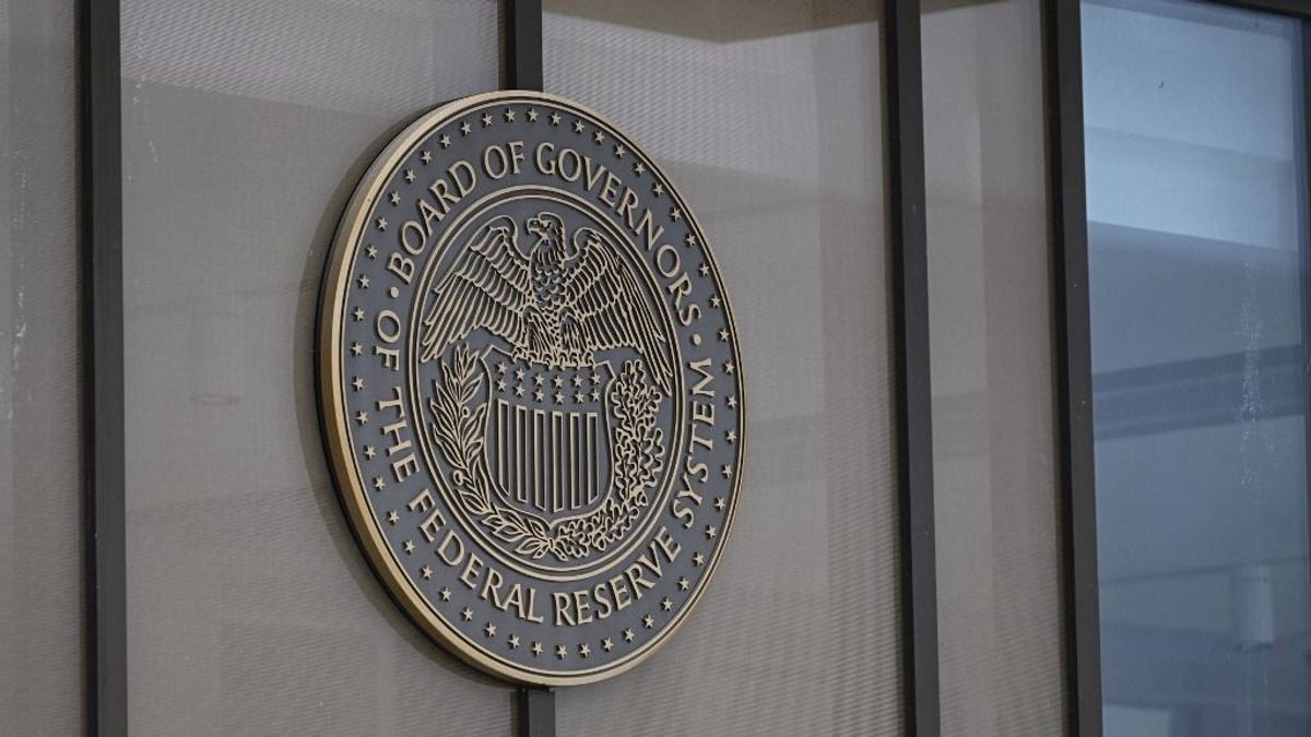 Trump így üdvözölte Powell jegybankárdzsemboriját: kirúgom Lisa Cookot a Fedtől 