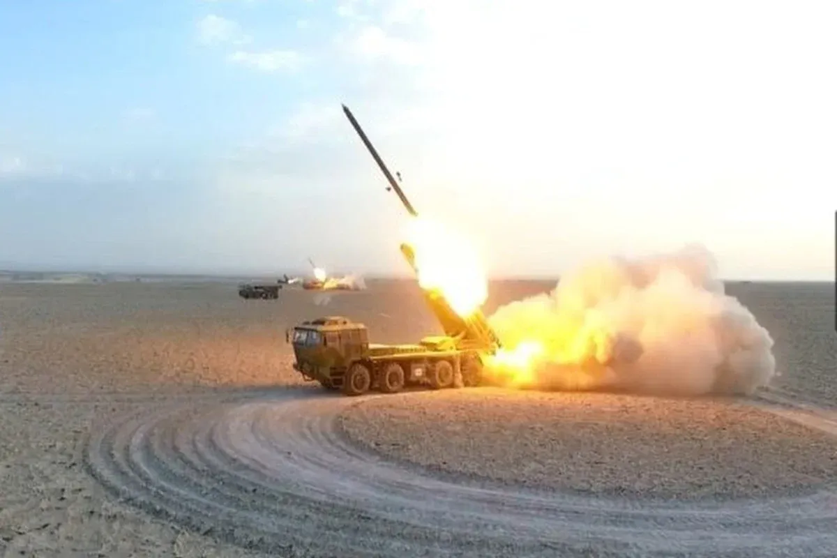 PHL-16,rakéta,fegyver,rakétavető,kína,tajvan,Multiple Launch Rocket System (MLRS) 