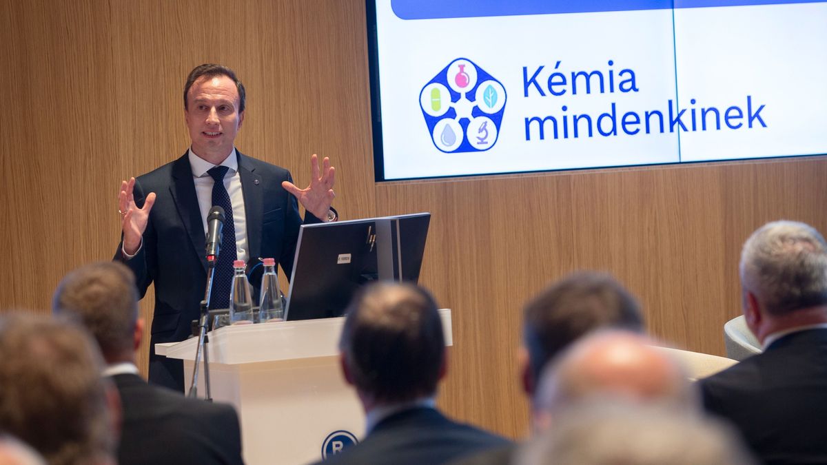 Csúnyán összekapott az állam a Richterrel egy gödöllői gyógyszergyár miatt: kemény választ kapott a tőzsdei cég vezére