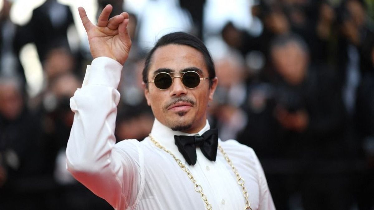 Salt Bae csillaga leáldozóban: étterembezárások, VIP-kitiltások, feljelentések és gazdasági lejtmenet