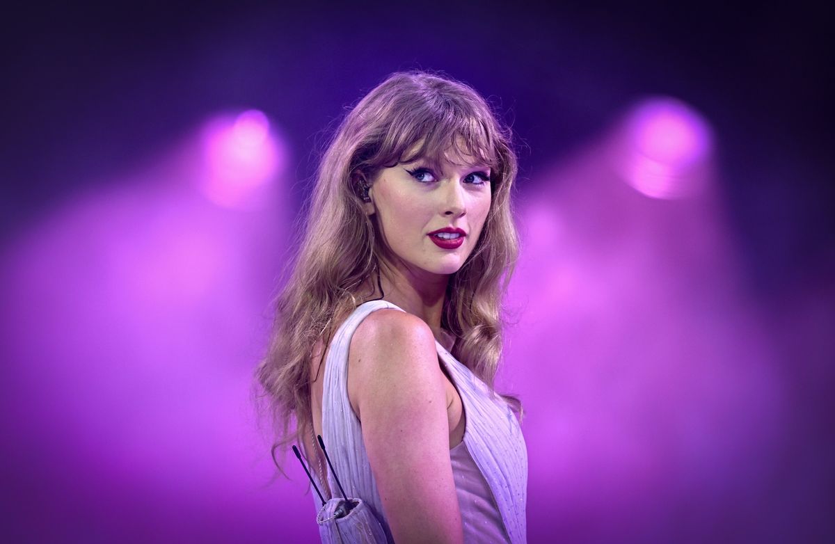 Taylor Swift egy albuma képes lekörözni a teljes magyar zeneipart, koncertjének globális bevétele pedig elég lenne a Budapest–Belgrád vasútvonal ebfejezésére