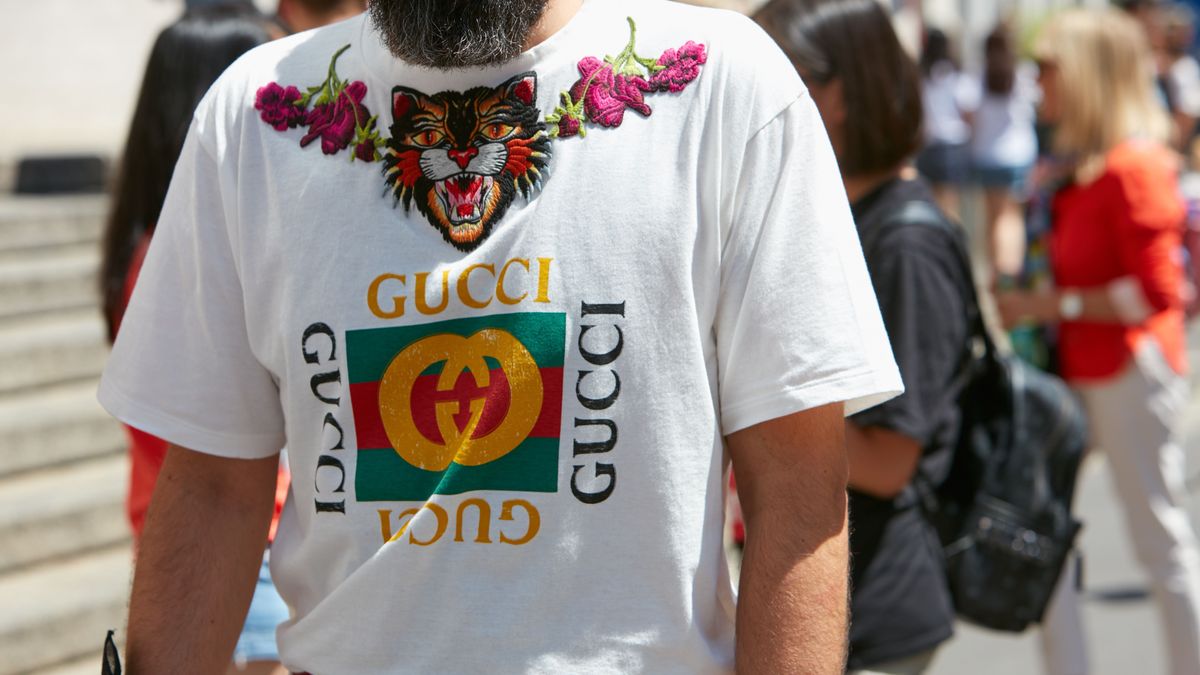 Gucci, Chanel, Versace: újra hódít a hivalkodás - leáldozott a csendes luxusnak, jön a feltűnés 