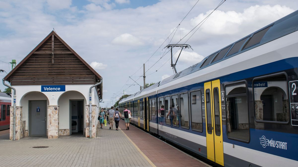 Óriási fennakadás a székesfehérvári vonalon – gázolás történt 