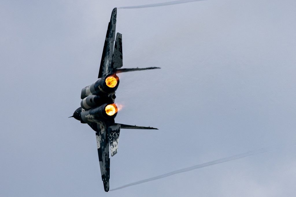A MiG–29-es vadászgépekből fontos alkatrészeket vittek el.
