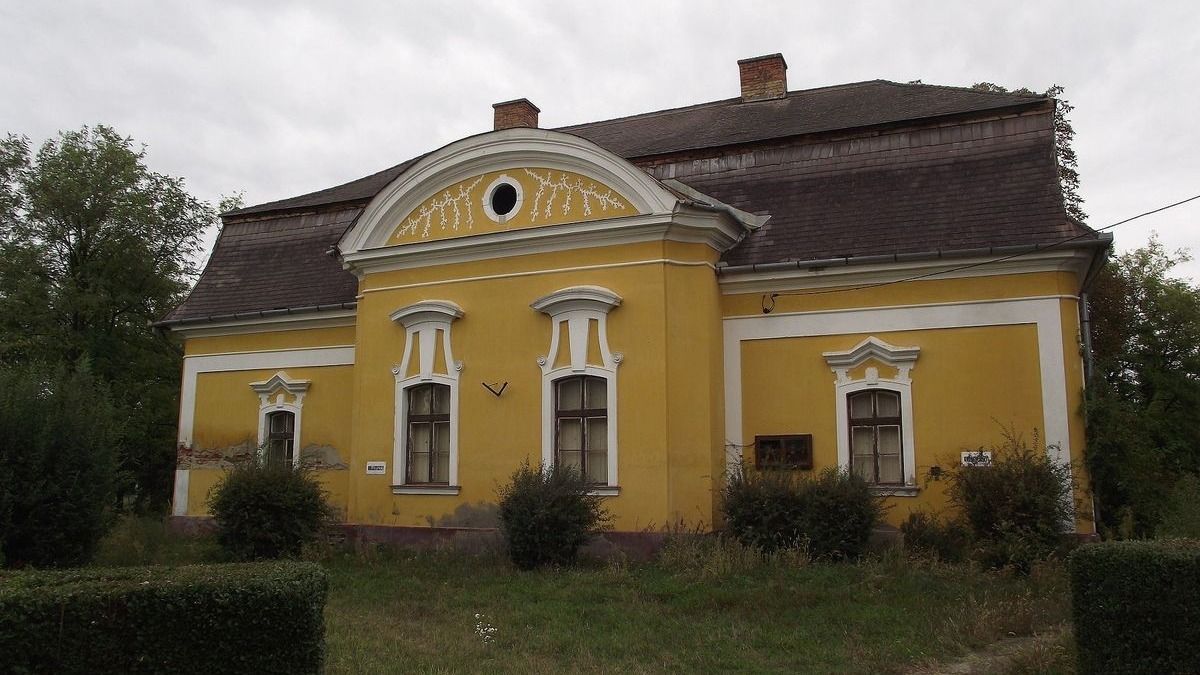 Egri lakás vagy hevesvezekényi kastély? - Ön dönt, ugyanannyiba kerül a kettő
