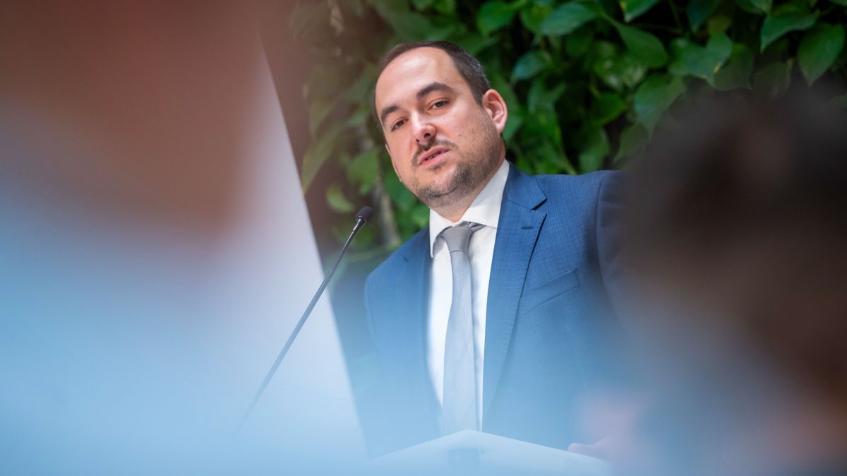 Nagy bejelentést tett a MÁV-vezér: végre lecserélik az 50 éves szerelvényeket, ez most már biztos - megvan a pontos dátum, mikor és hol állnak forgalomba