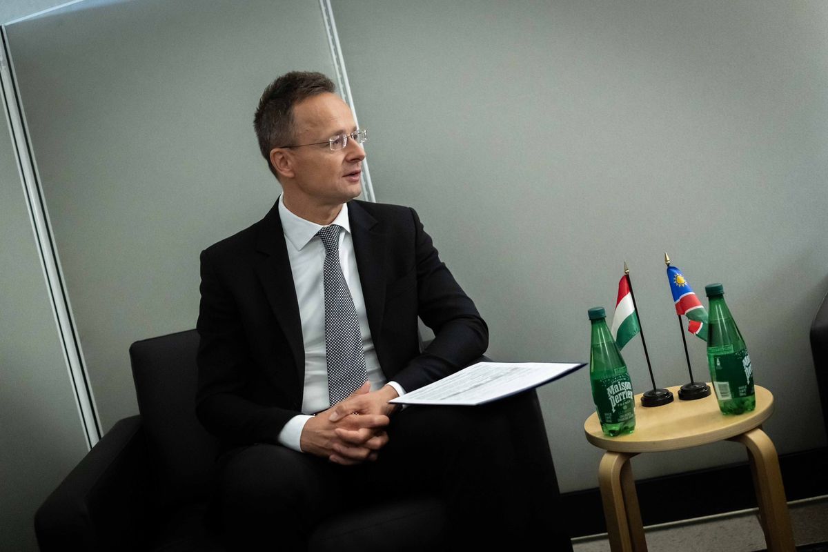Szijjártó Péter: a képmutató nyugati országok is vásárolnak orosz olajat