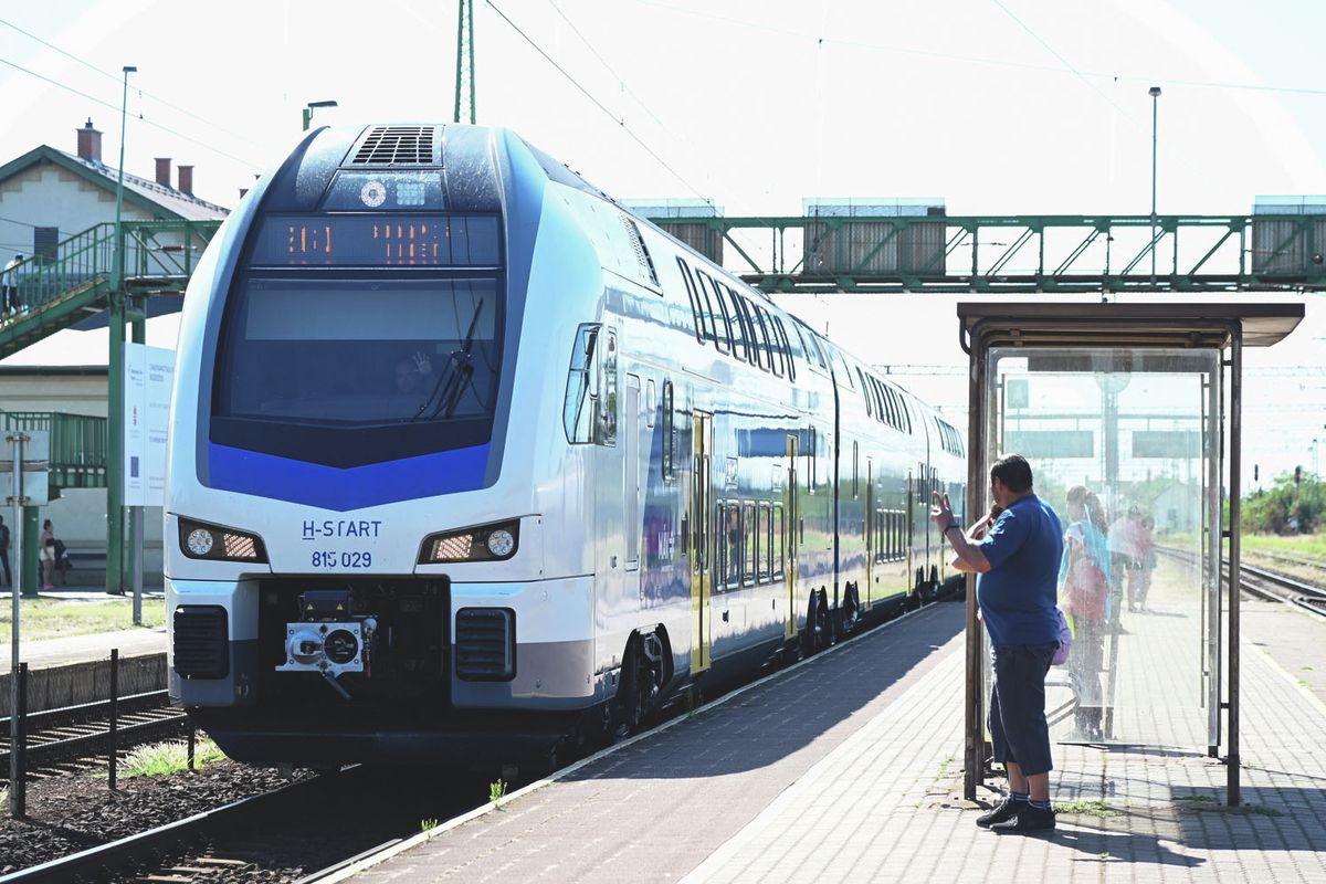 MÁV
