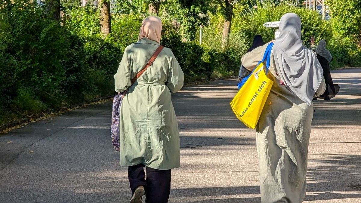 A németek tömeges zsuppolnának haza afgánokat, százezer bűntényt követtek el Mutti Merkel óta