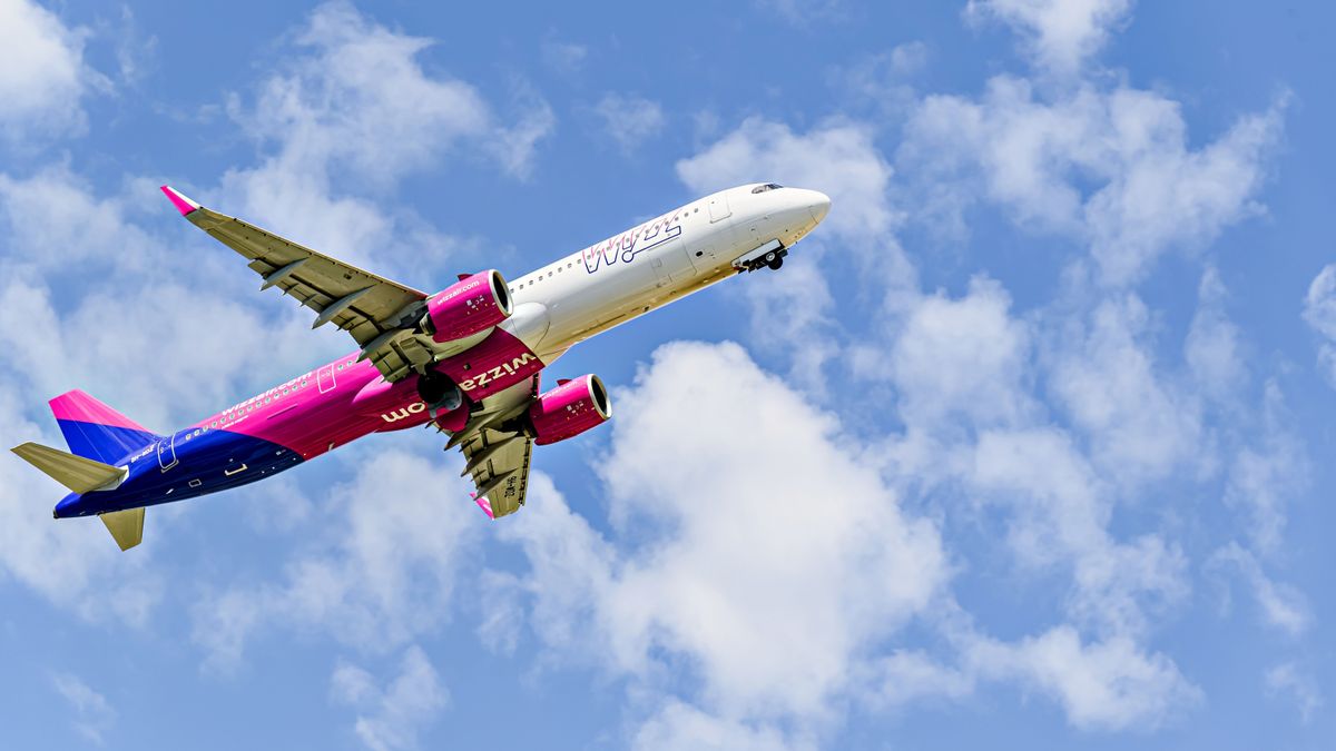 Barcelona,,??spain;,May,18,,2024:,Airbus,A321,Plane,Of,The
Wizz Air