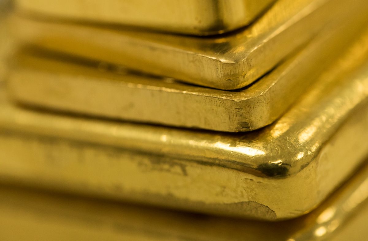 arany Bullion At Gold Investments Ltd. As Gold Holds Ground Near Record