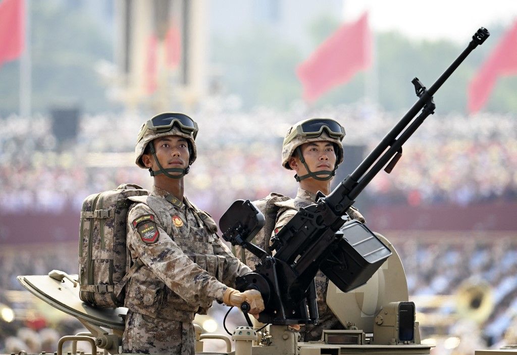 Pekingi parádé: az uniós főképviselő szerint a világrendet forgatják fel 