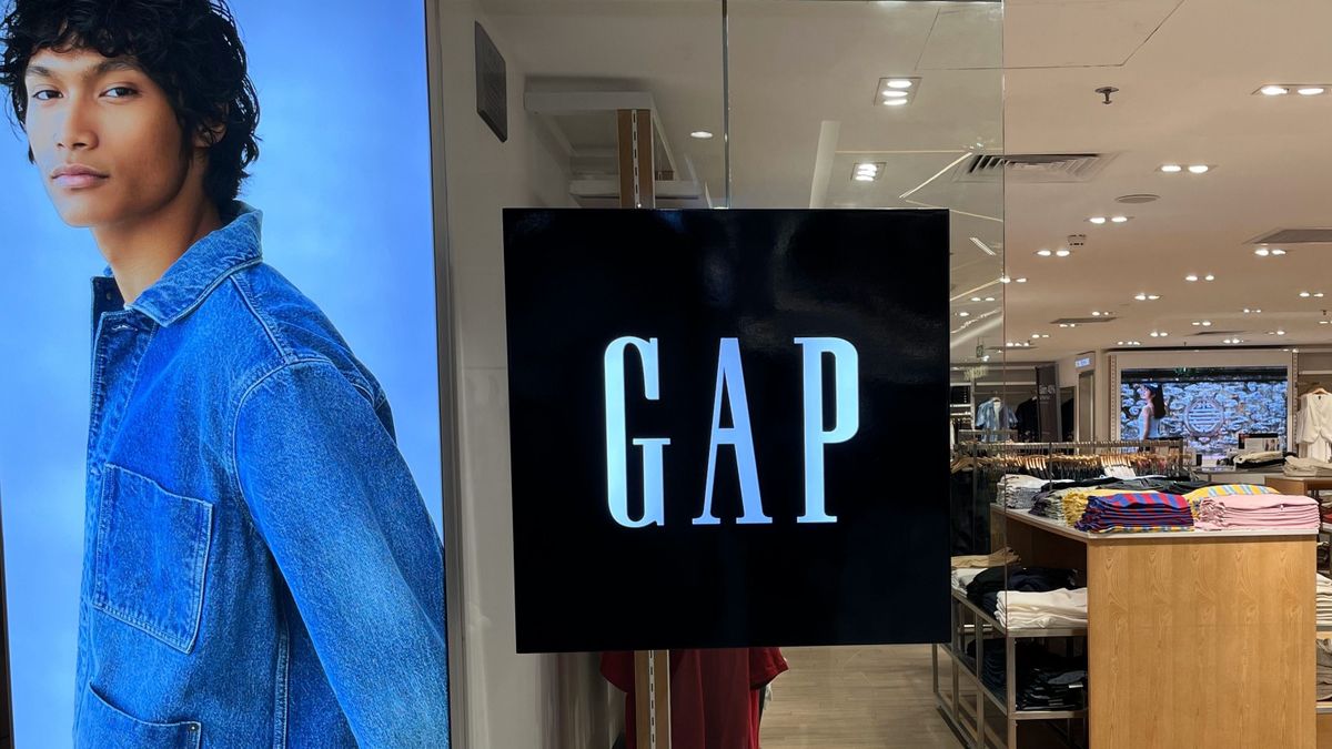 Gap, Hanoi,,Vietnam,-,May,,21,,2025:,A,Modern,Clothing,Store