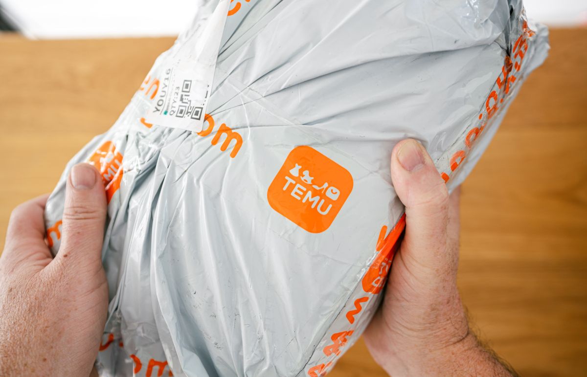 temu Aachen,,Germany,-,February,21,,2024:,Shipping,Package,Of,Temu