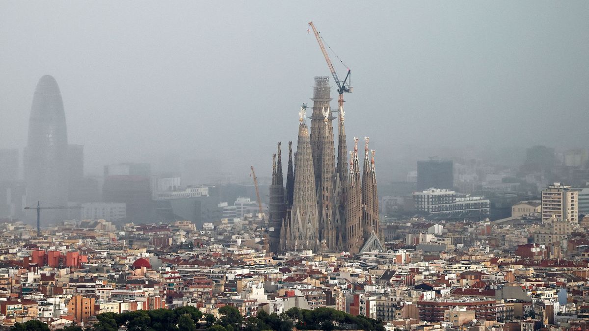 Gaudí 1883-tól 1926-ban bekövetkezett haláláig dolgozott a Sagrada Família bazilikán