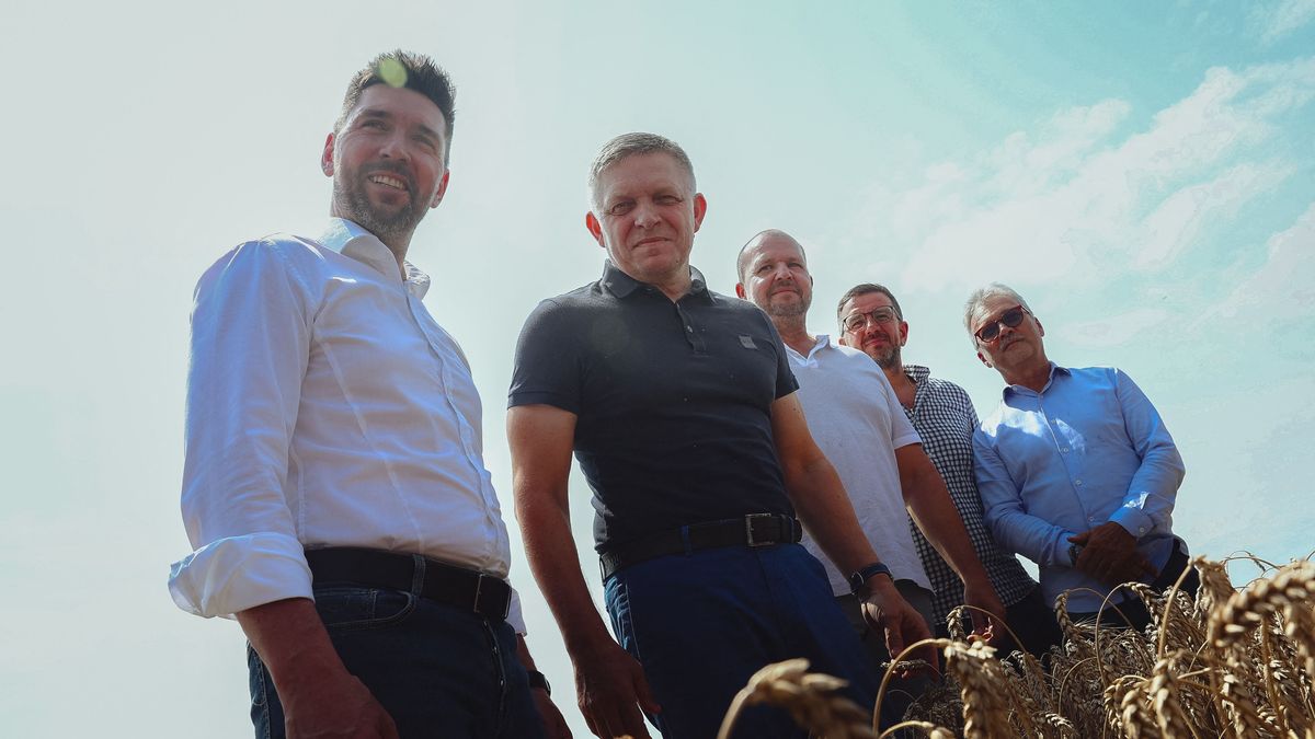 Slovak PM Robert Fico's first public appearance since his assassination in May during the Harvest Day celebrations in Slovenska Nova Ves Richard Takác szlovák agrárminiszter