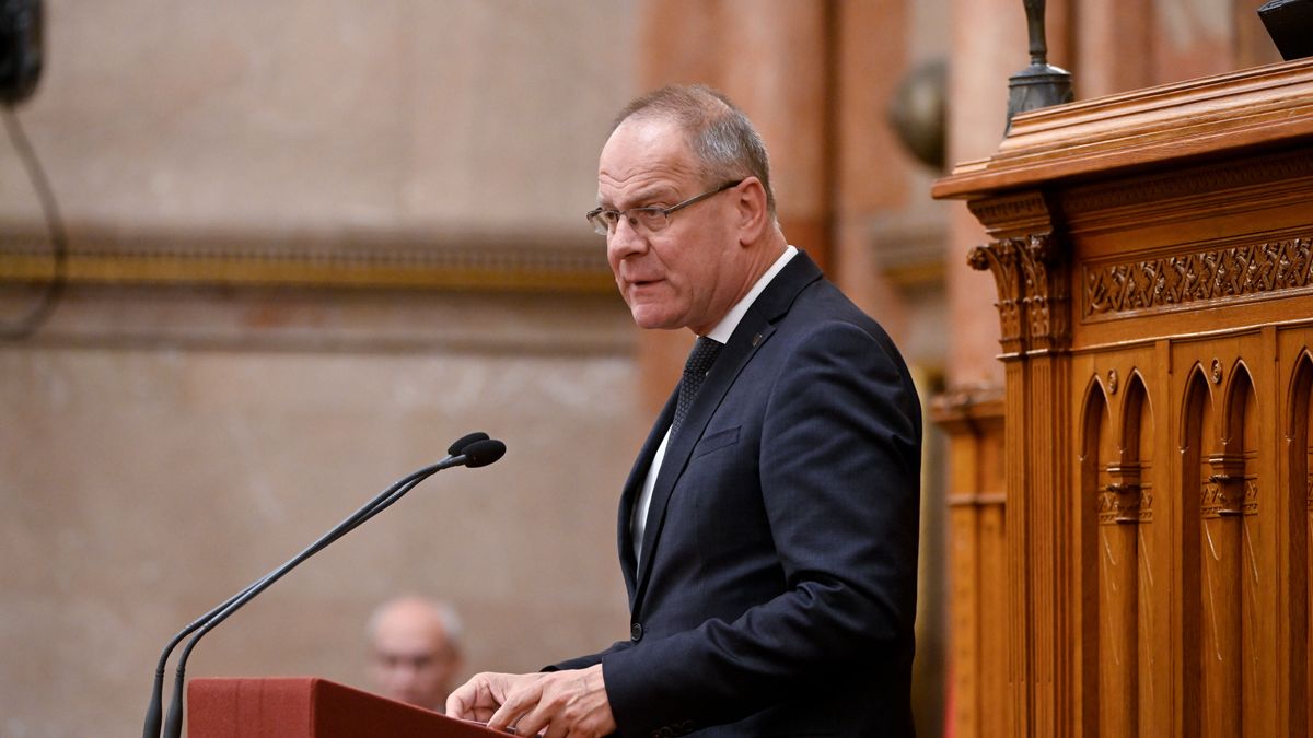 Navracsics Tibor bejelentést tett: eldőlt a jövője 