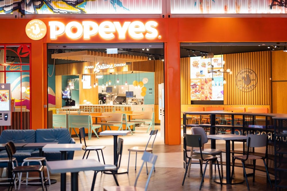 Idén ősszel Magyarországra érkezik a Popeyes ikonikus csirkéje
