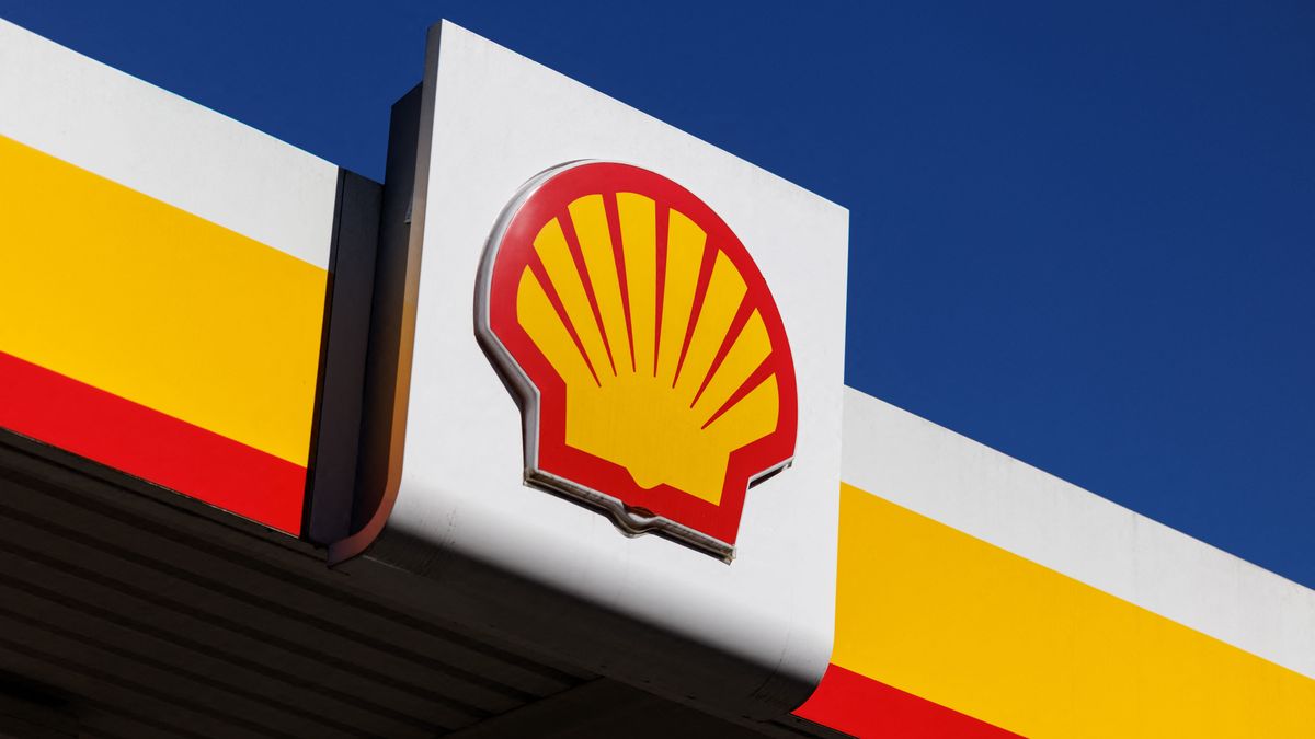 Shell logo at a gas station