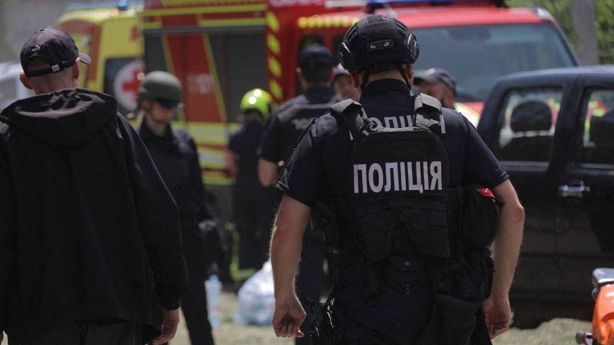 Terrortámadás Kárpátalján: az utolsó pillanatban fogták el a merénylőt, már éppen be akart hatolni az iskolába – a Scotland Yard akadályozta meg a vérengzést