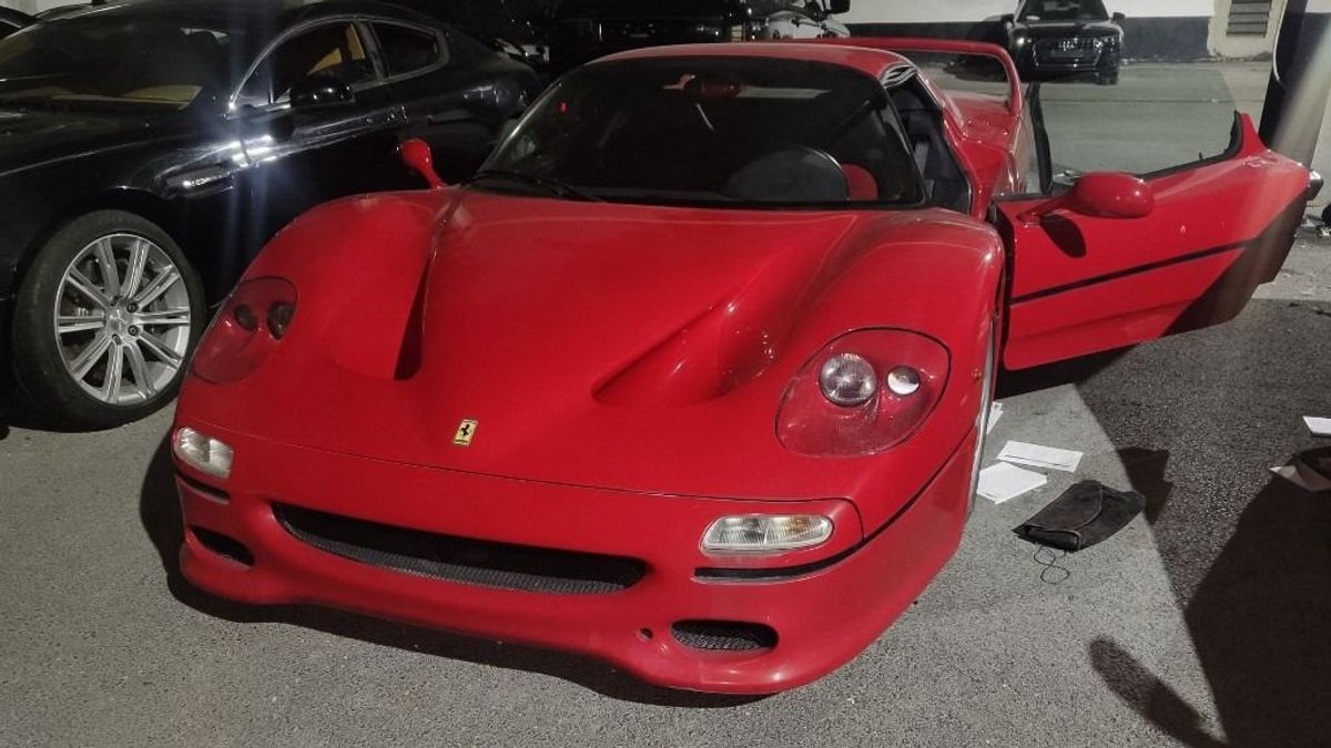 Vételre ajánlják a Ferrarit, hamarosan debütál az Elettrica 