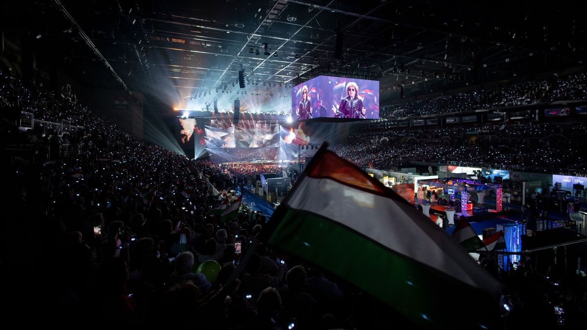 Orbán Viktor bejelentéseket tett a Digitális Polgári Körök nagygyűlésén: a jövő héten fontos vasútvonalat avatnak, Kelet-Magyarországon gyárátadási dömping jön 