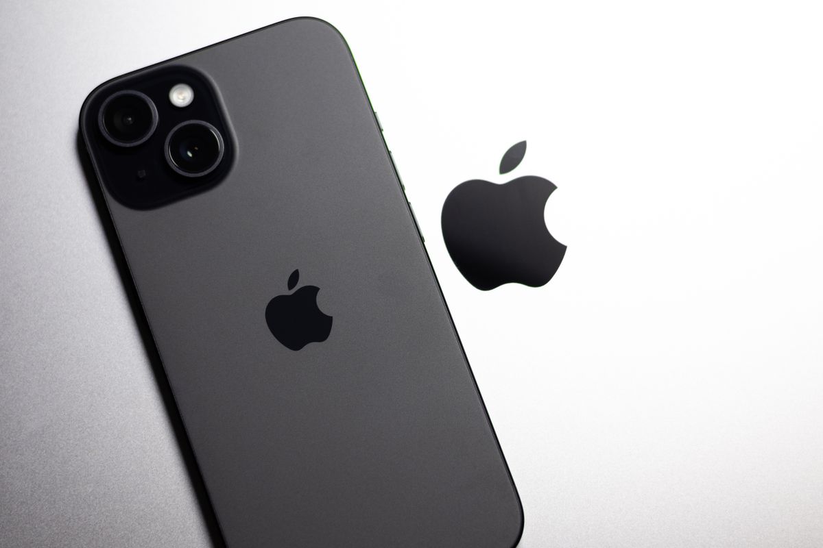 Hajlítható iPhone: nemsokára érkezik az újdonság, de az Apple-nek más meglepetései is vannak