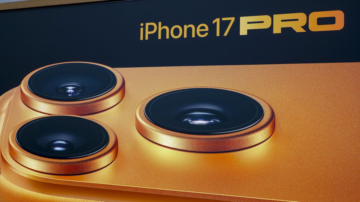 Összevissza karcolódnak az új iPhone-ok a nyugati szankciók miatt, egy fontos anyagot cserélt le benne az Apple 