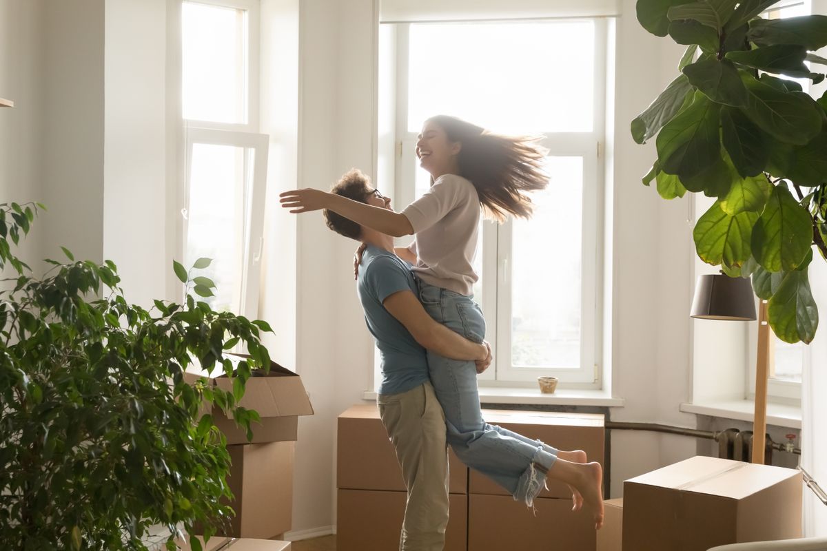 Happy,Excited,Young,Couple,Celebrating,Relocation,,Buying,Flat,,Apartment,,Moving