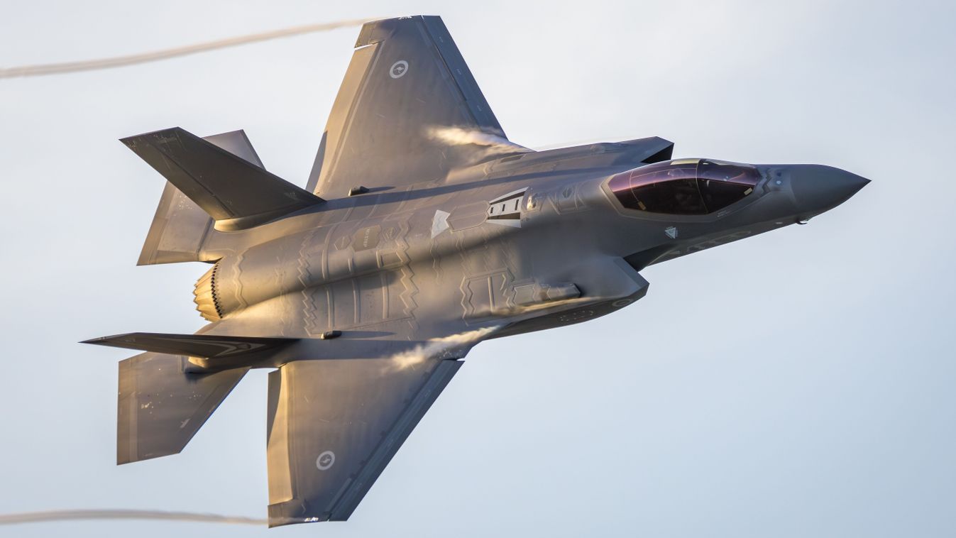 Royal,Australian,Air,Force,F35,Flyby, f-35
Bekövetkezett az első fegyveres konfliktus Lengyelország és Oroszország között, zajlik a katonai művelet, akcióban a NATO-vadászgépei – a lakosságtól azt kérik, maradjanak otthon
