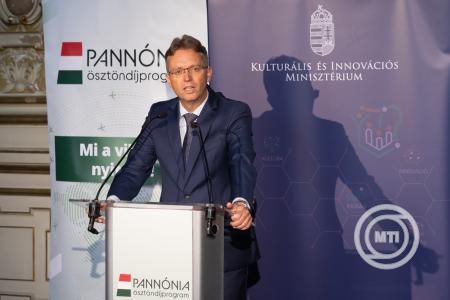 magyar, egyetem, ösztöndíj, pannónia