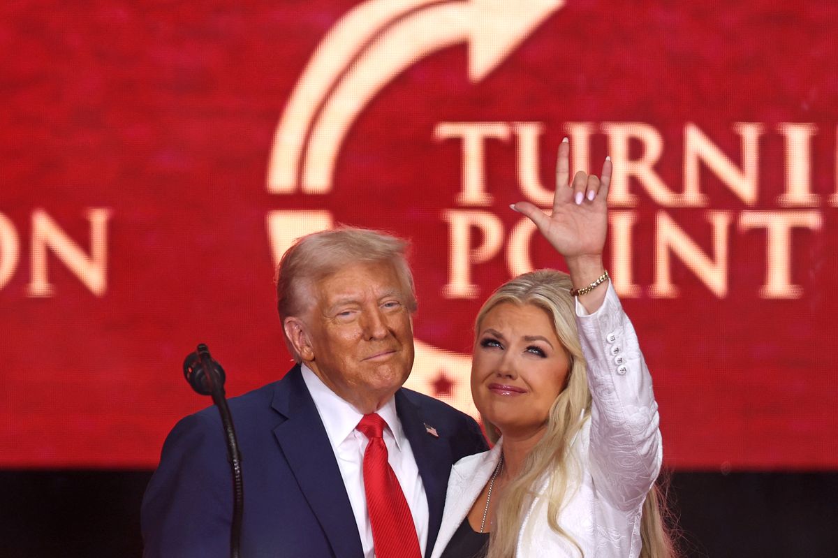 Donald Trump elnök
Amerikai Egyesült Államok USA